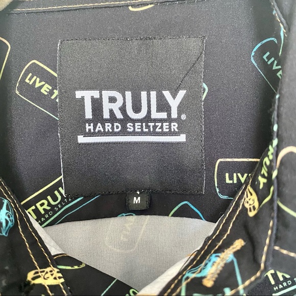 NWOT Truly Hard Seltzer Casual Short Sleeve Shirt Sz M - Picture 4 of 9